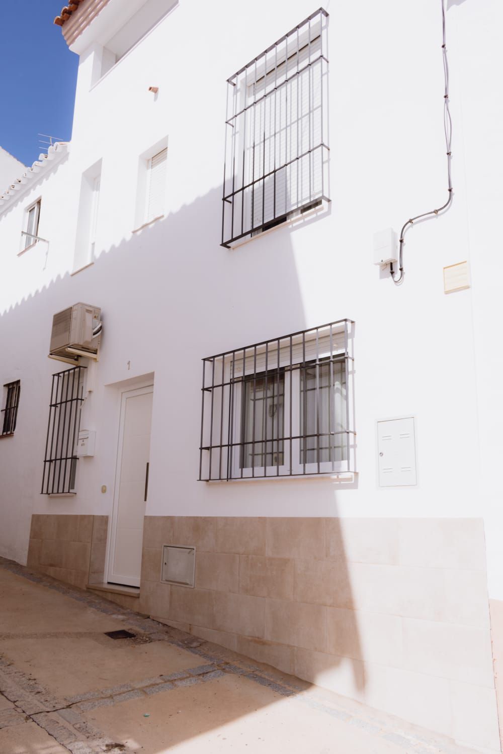 Exterior view of House or chalet for sale in Olvera  with Air Conditioner and Terrace