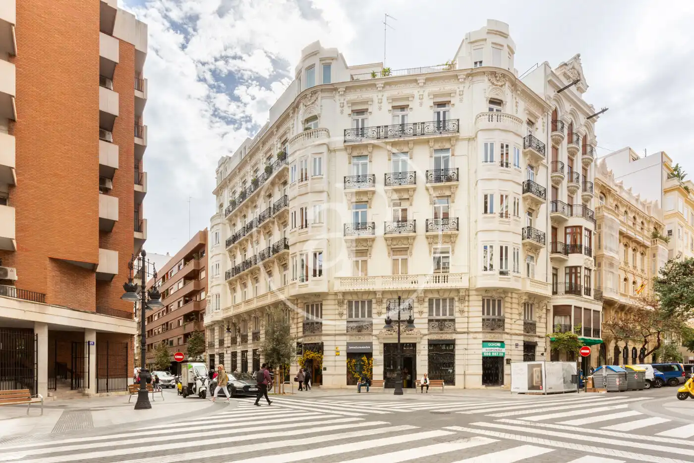 Exterior view of Flat for sale in Valencia  with Air Conditioner and Heating