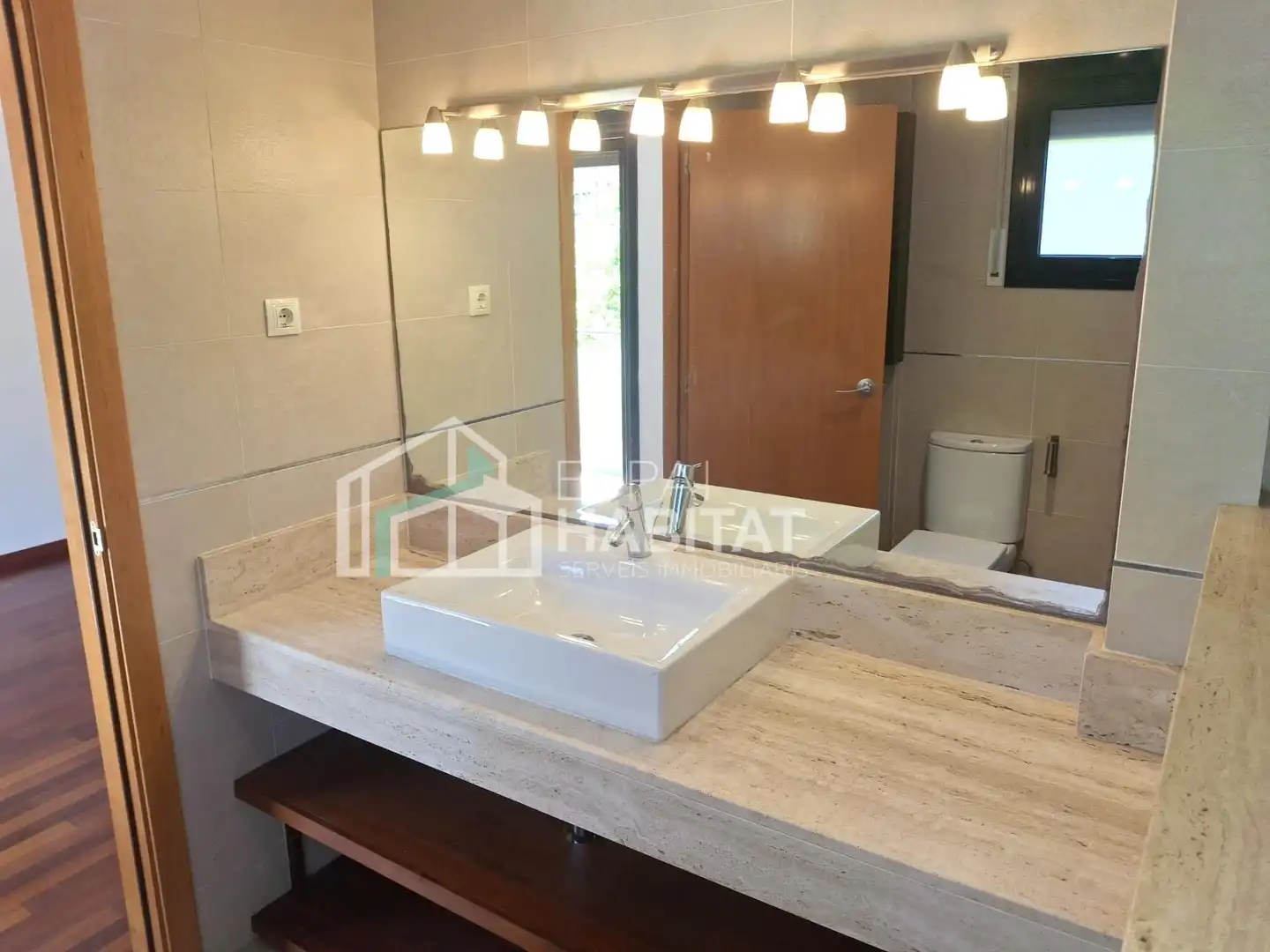 Bany de Casa adosada de lloguer en Cabrils amb Calefacció, Jardí privat i Parquet