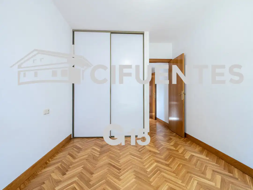 Flat with lift for sale in Txomin Agirre Pasealekua, imagen 21