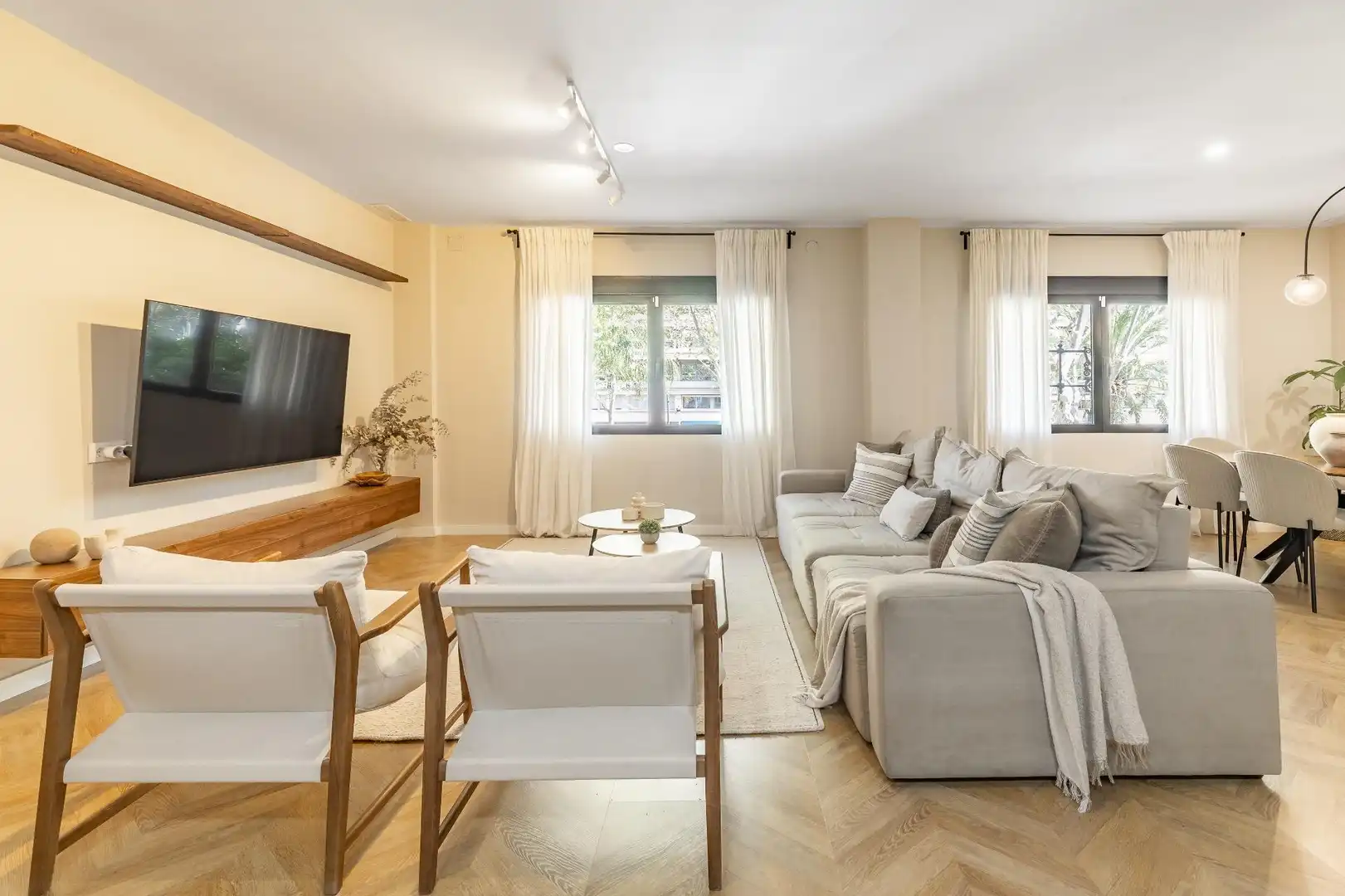 Living room of Flat for rent in Valencia  with Air Conditioner, Heating and Storage room