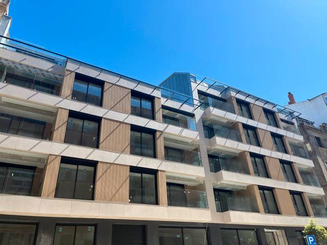 Piso en Venta en Rúa de Nicaragua en Plaza España - Corte Inglés