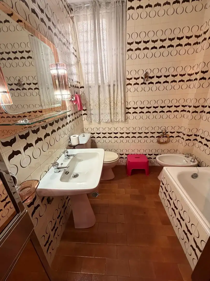 Bathroom of Flat for sale in Valdemoro  with Storage room