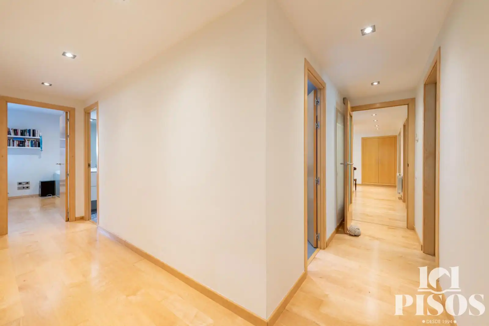 Flat for sale in Sant Cugat del Vallès  with Air Conditioner, Heating and Private garden