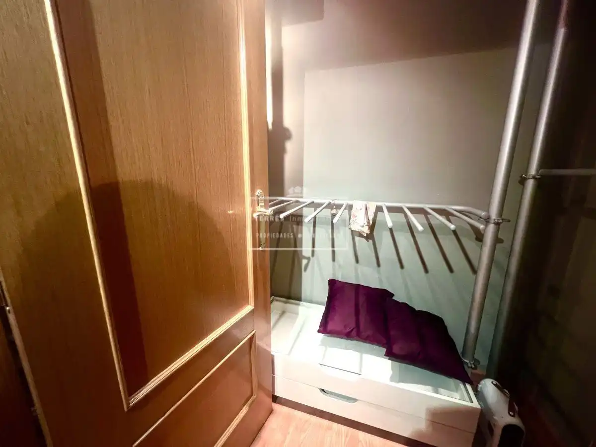 Habitación de Piso en venta en Castellón de la Plana / Castelló de la Plana con Aire acondicionado, Calefacción y Terraza