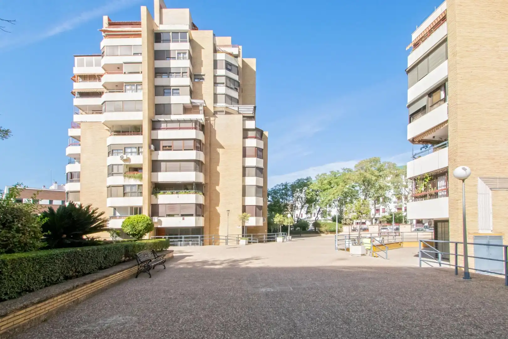 Vista exterior de Piso en venta en Bellavista - La Palmera