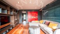Living room of Flat for sale in  Barcelona Capital  with Air Conditioner, Heating and Parquet flooring