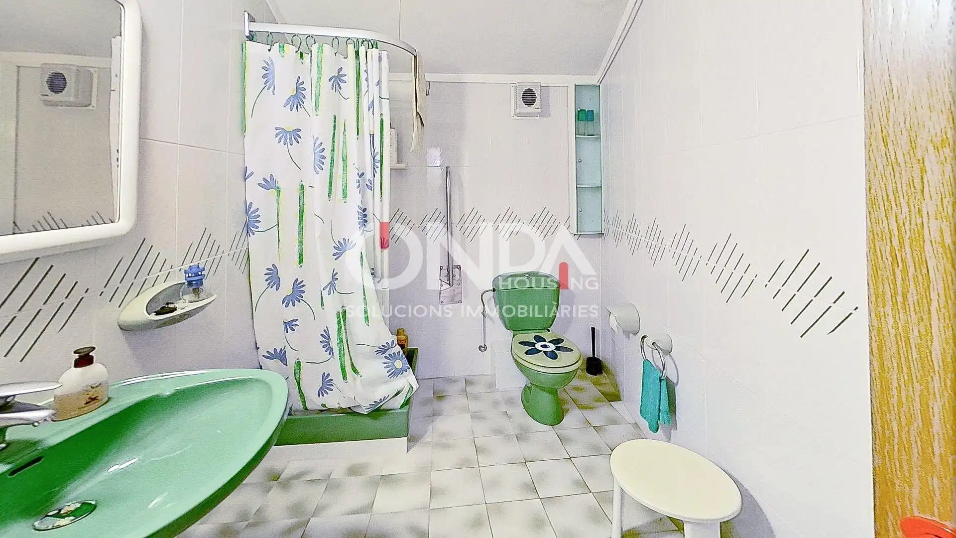 Baño de Piso en venta en Sort con Trastero y Amueblado