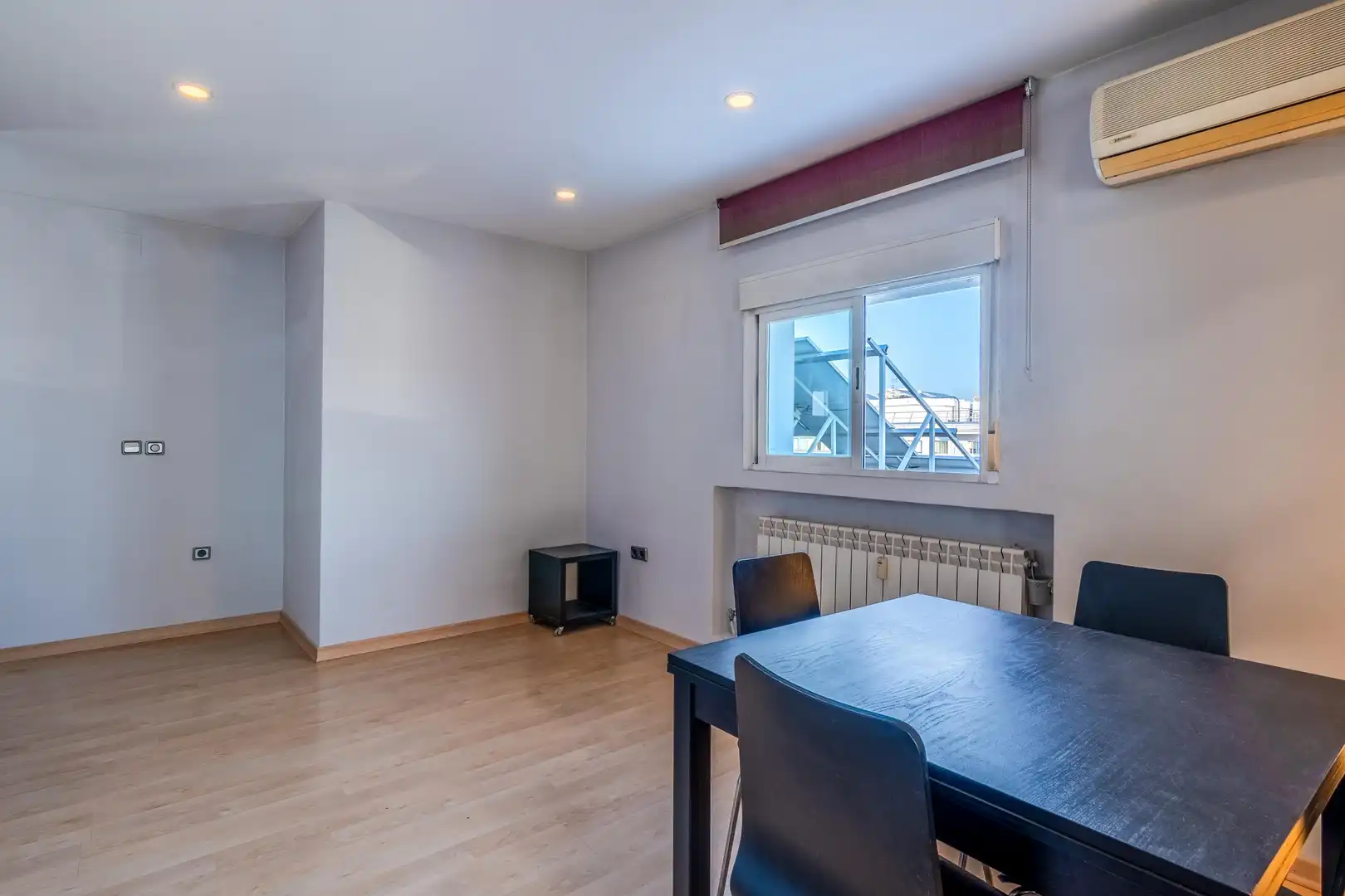 Habitación de Apartamento en venta en Alcorcón con Aire acondicionado, Calefacción y Jardín privado