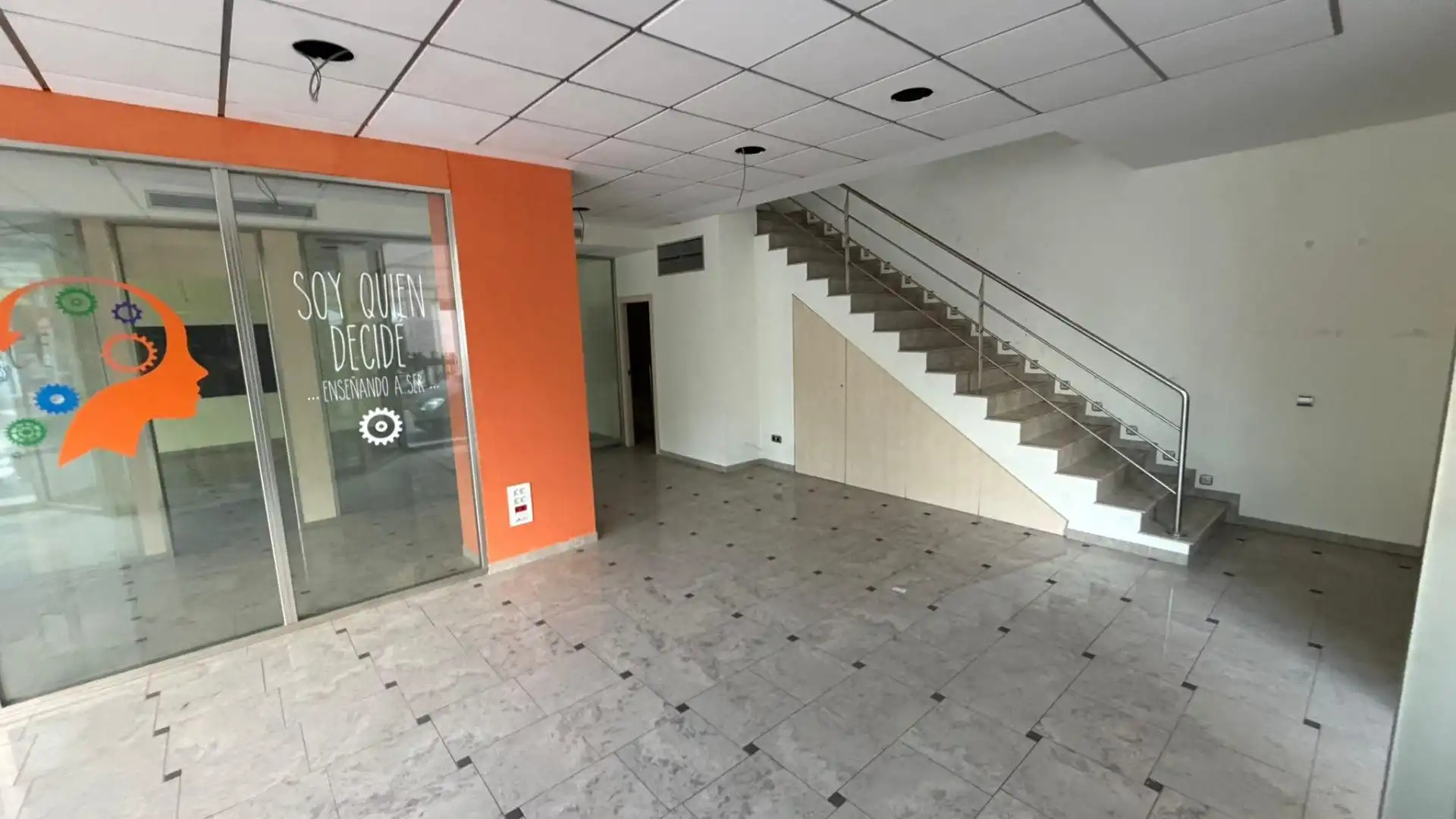Business premises to rent in Calle de Isidro Villaroig, imagen 3
