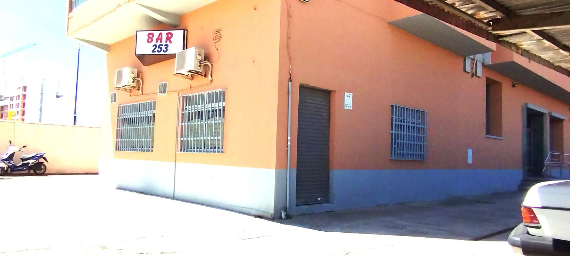 Exterior view of Premises for sale in  Zaragoza Capital  with Air Conditioner