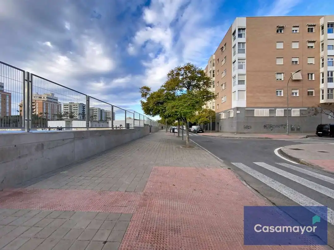 Vista exterior de Local en venta en Alicante / Alacant