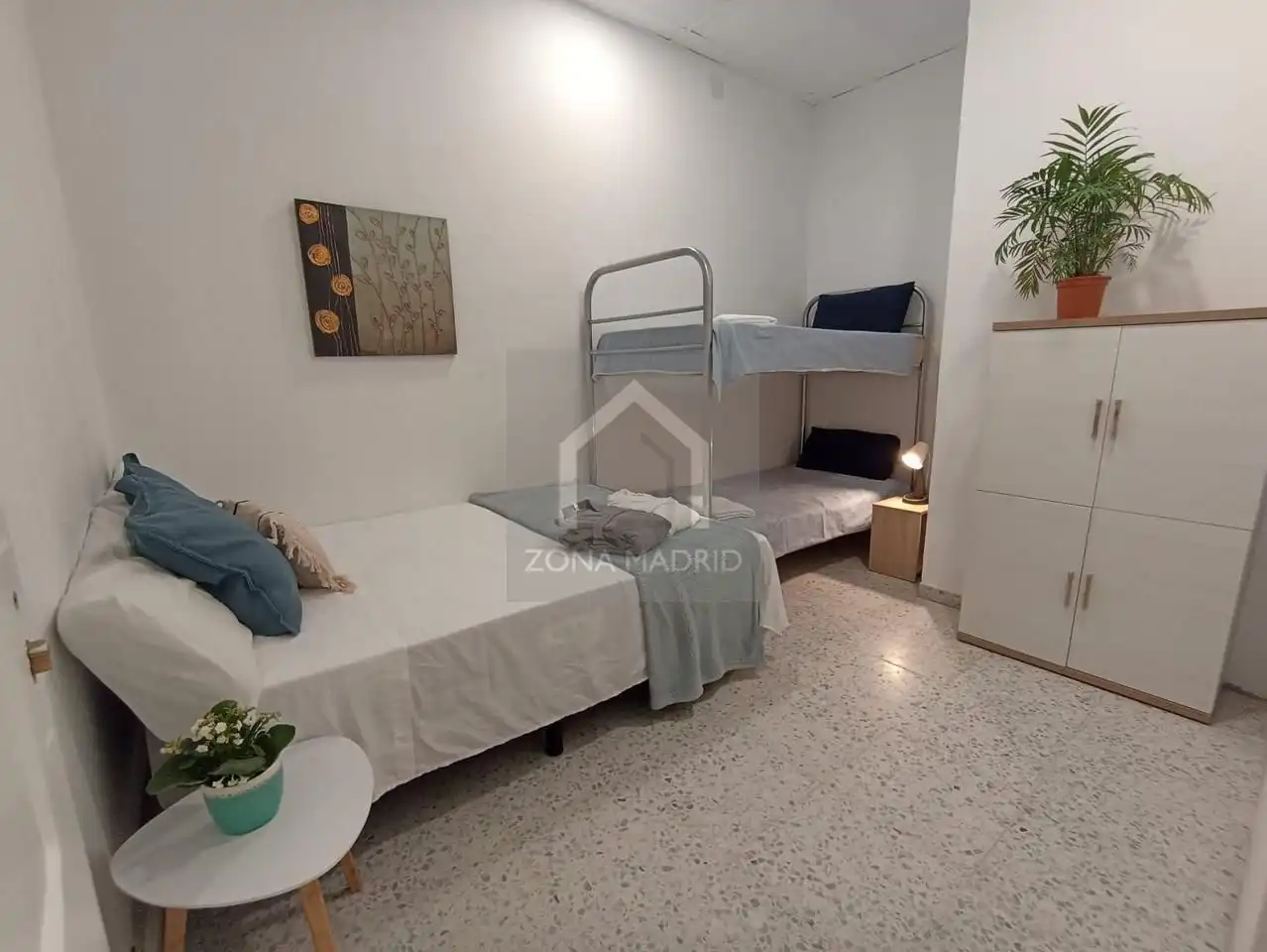 Dormitori de Planta baixa per a compartir en Madrid amb Aire condicionat i Moblat