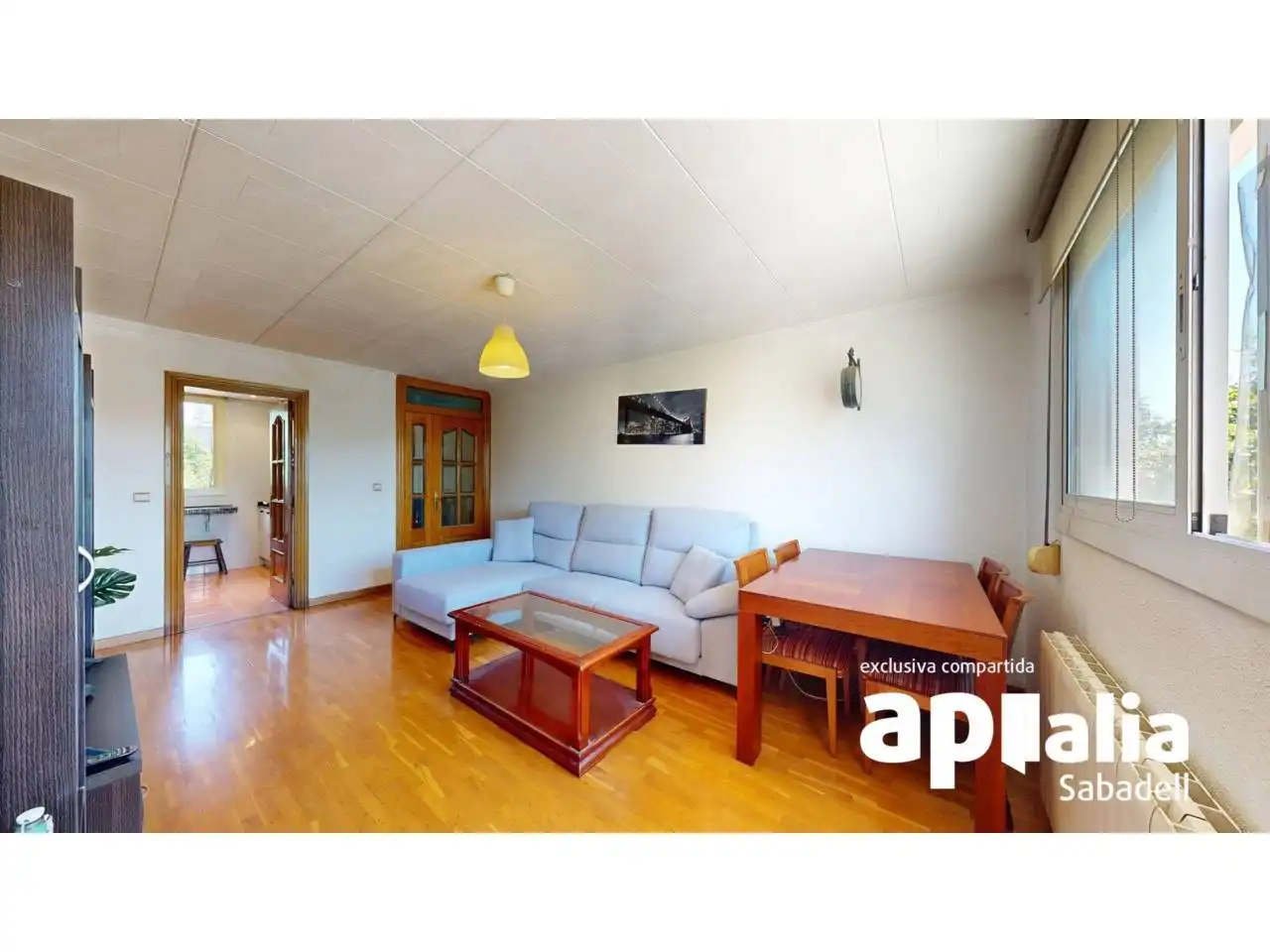 Sala de estar de Piso en venta en Badia del Vallès con Aire acondicionado, Calefacción y Parquet