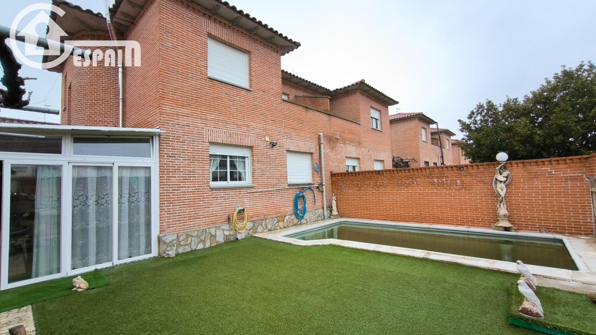 Jardí de Casa o xalet en venda en Santa Olalla amb Calefacció, Jardí privat i Terrassa