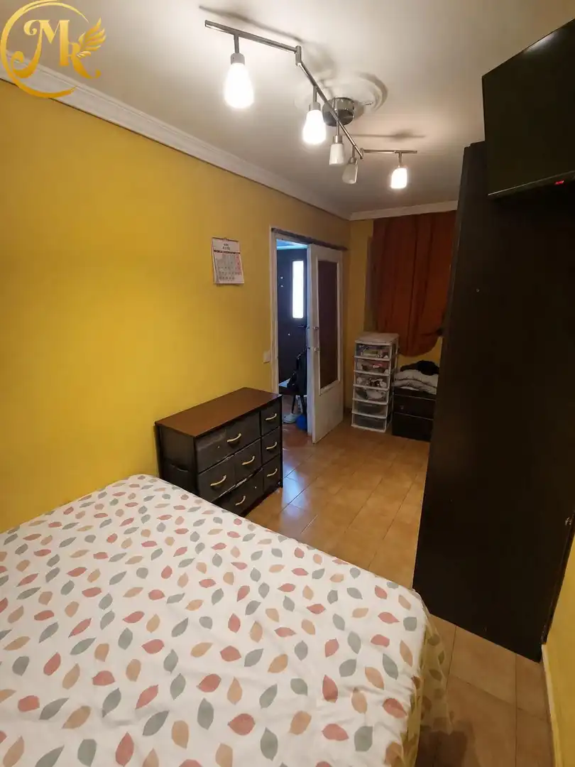 Habitación de Casa adosada en venta en Santander