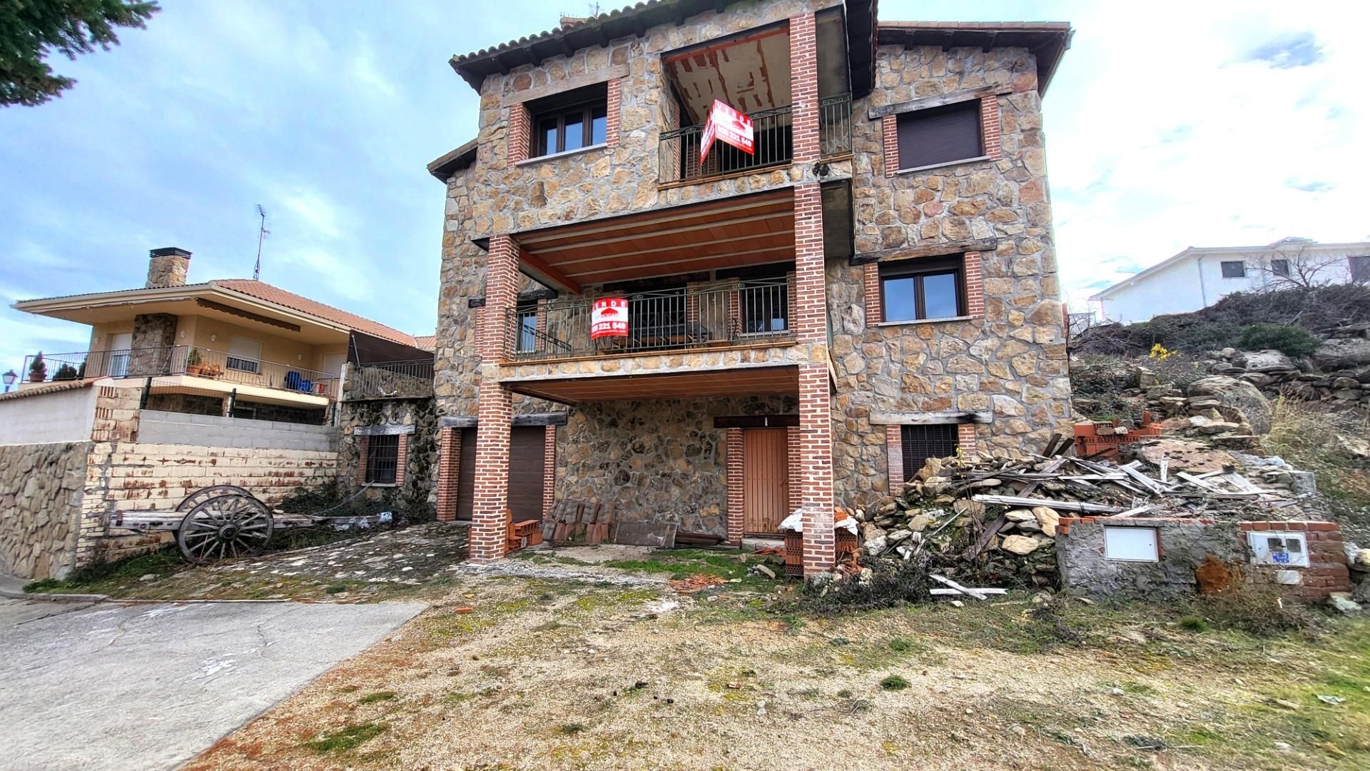 Exterior view of House or chalet for sale in Villanueva de Ávila  with Heating, Private garden and Terrace