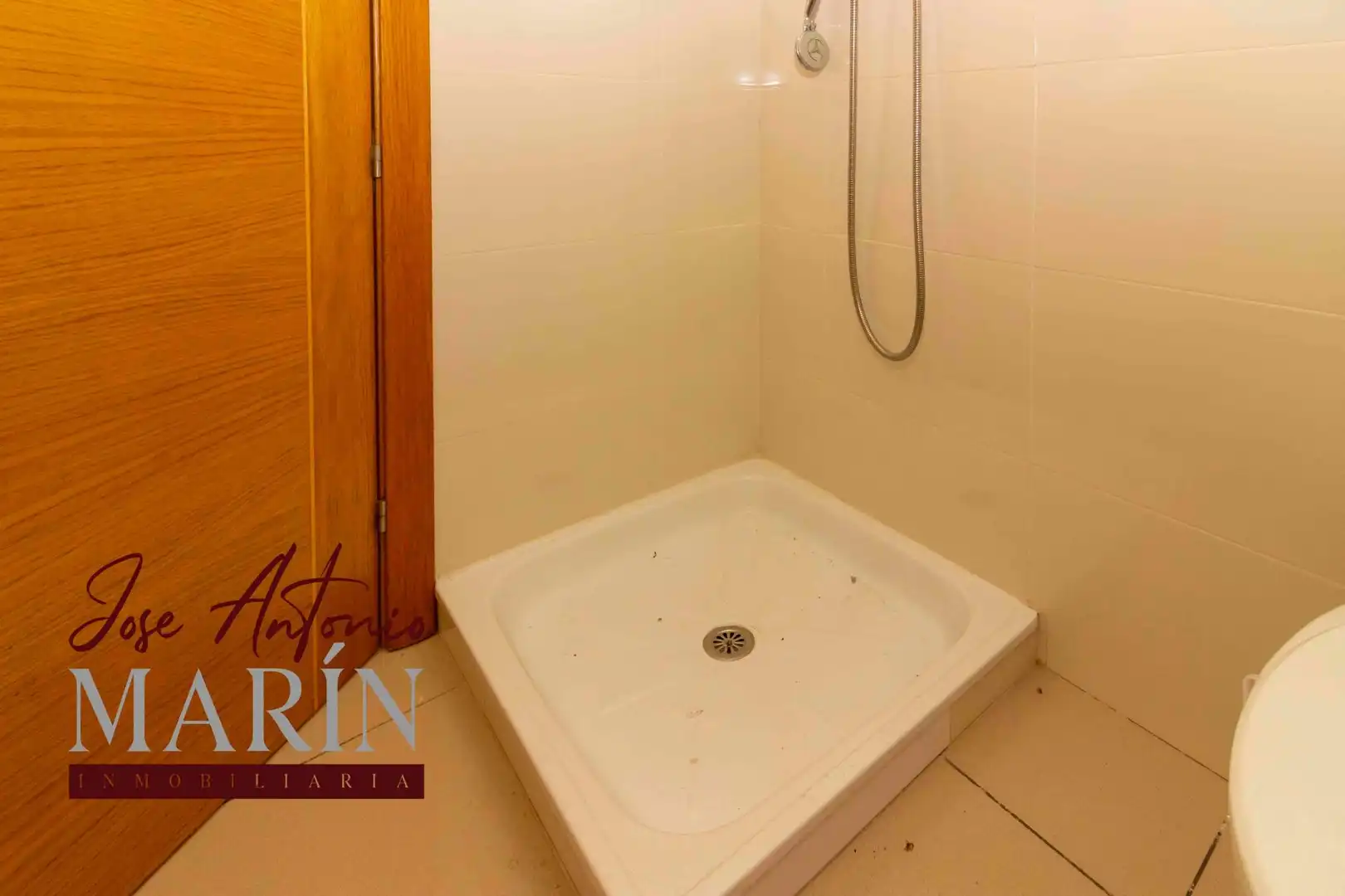 Baño de Local en venta en Badajoz