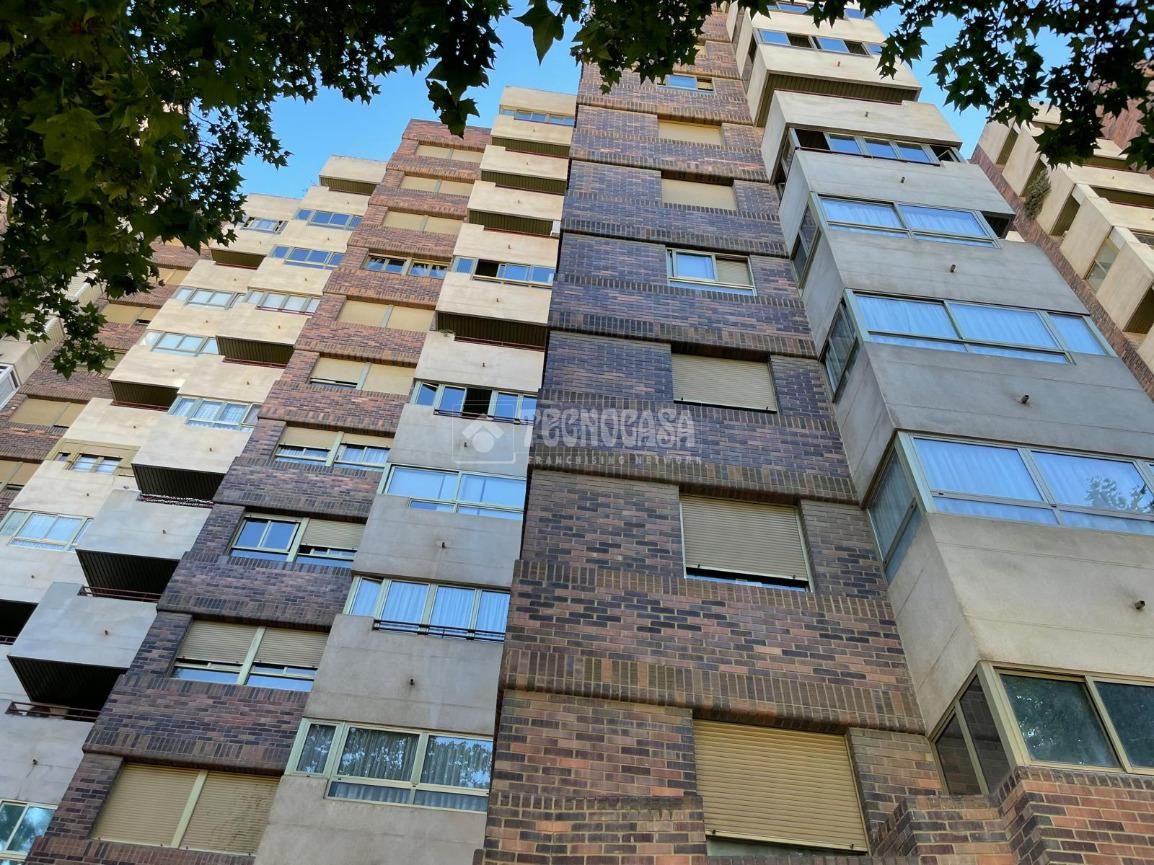 Exterior view of Flat for rent in  Zaragoza Capital  with Air Conditioner, Heating and Terrace