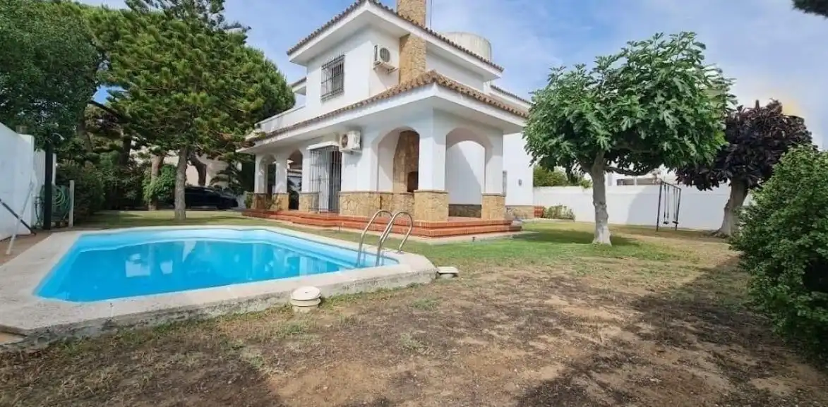 Vista exterior de Casa o xalet en venda en Rota