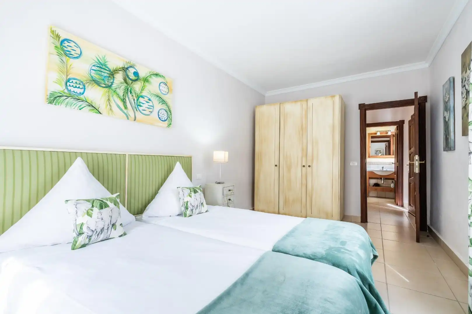 Dormitori de Casa o xalet en venda en Guía de Isora amb Aire condicionat, Jardí privat i Terrassa