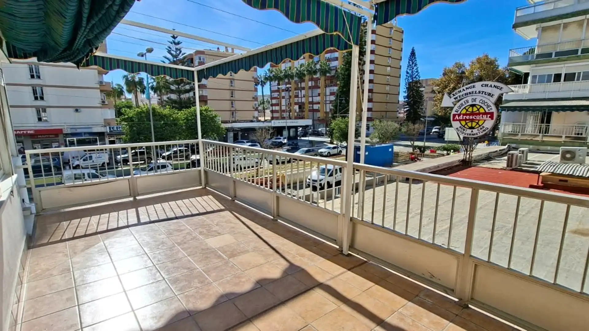 Exterior view of Flat for sale in Vélez-Málaga  with Air Conditioner and Terrace