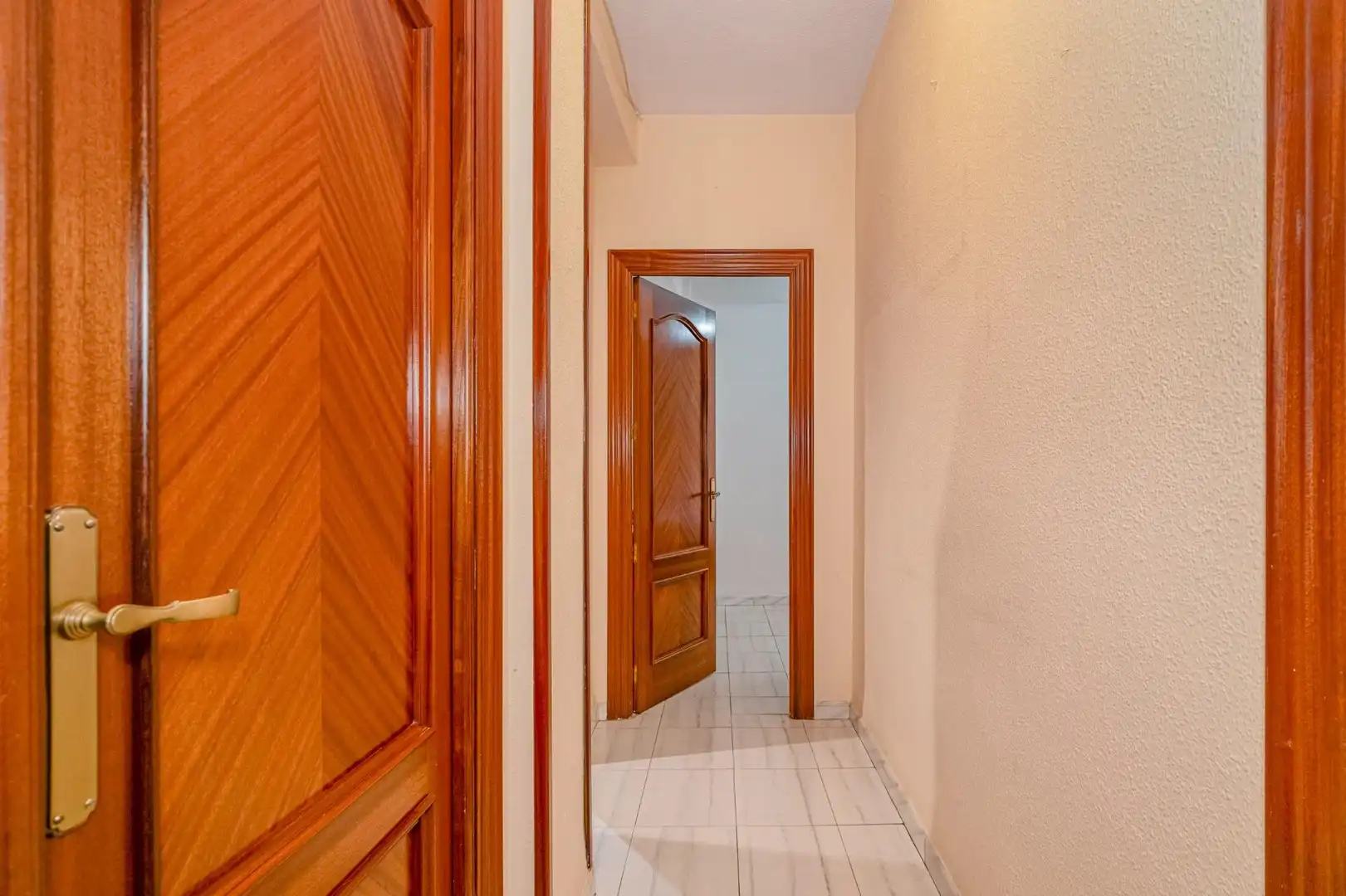 Piso en venta en Granada con Balcón