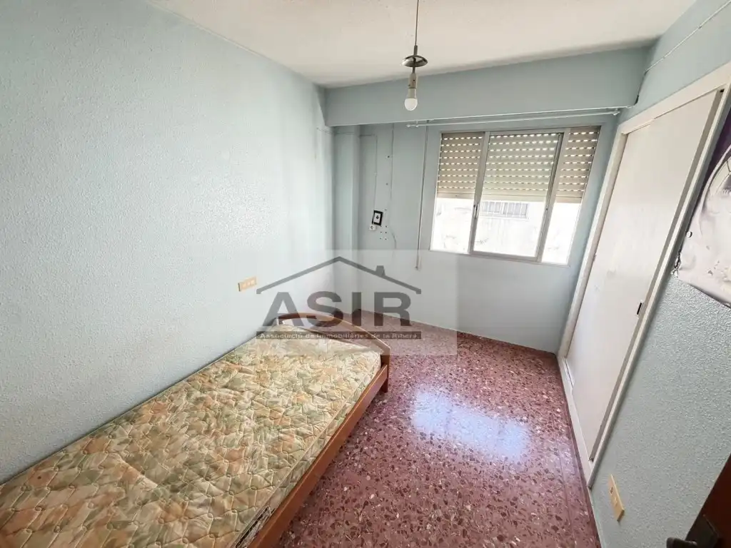 Schlafzimmer von Dachboden zum Verkauf in Alzira mit Terrasse