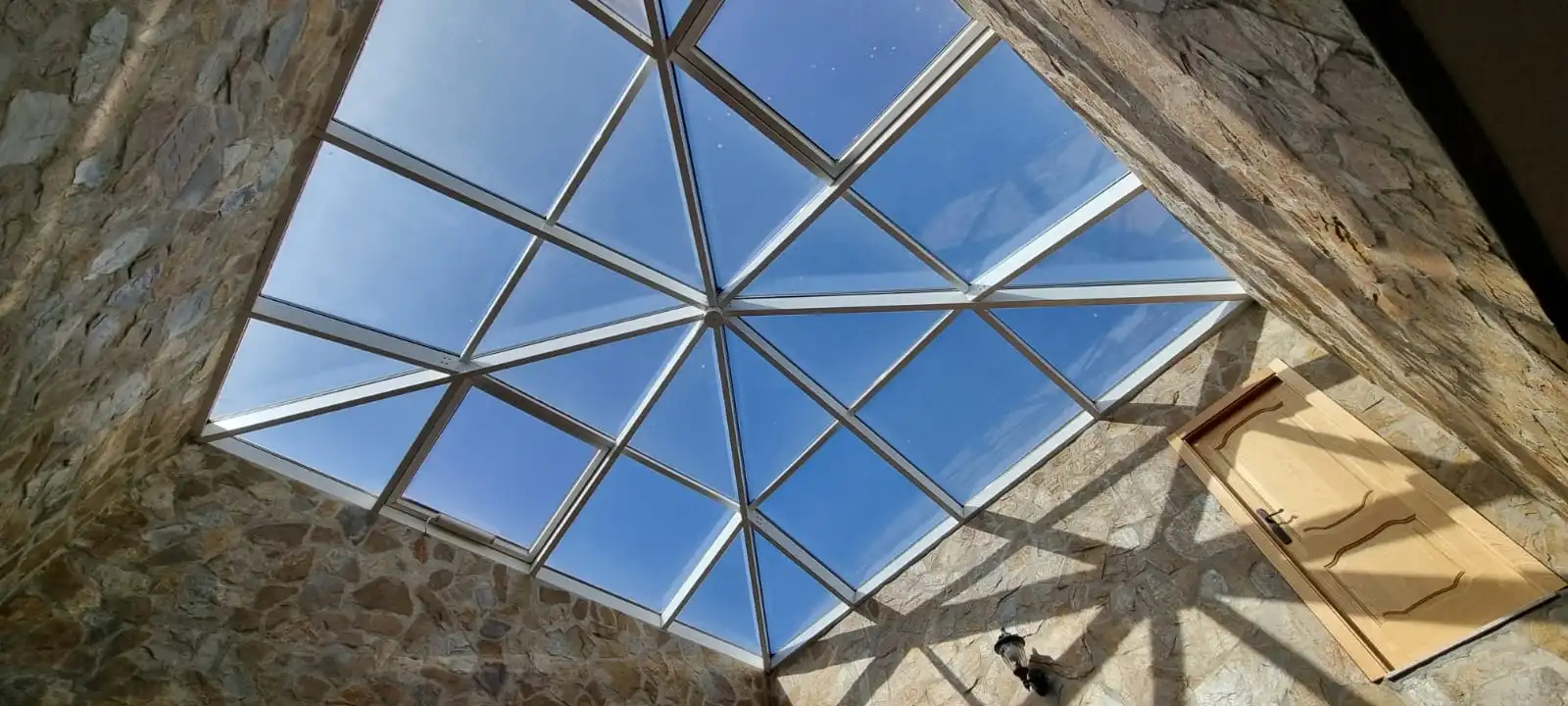 Vista exterior de Casa o xalet en venda en Moralzarzal amb Aire condicionat, Calefacció i Jardí privat