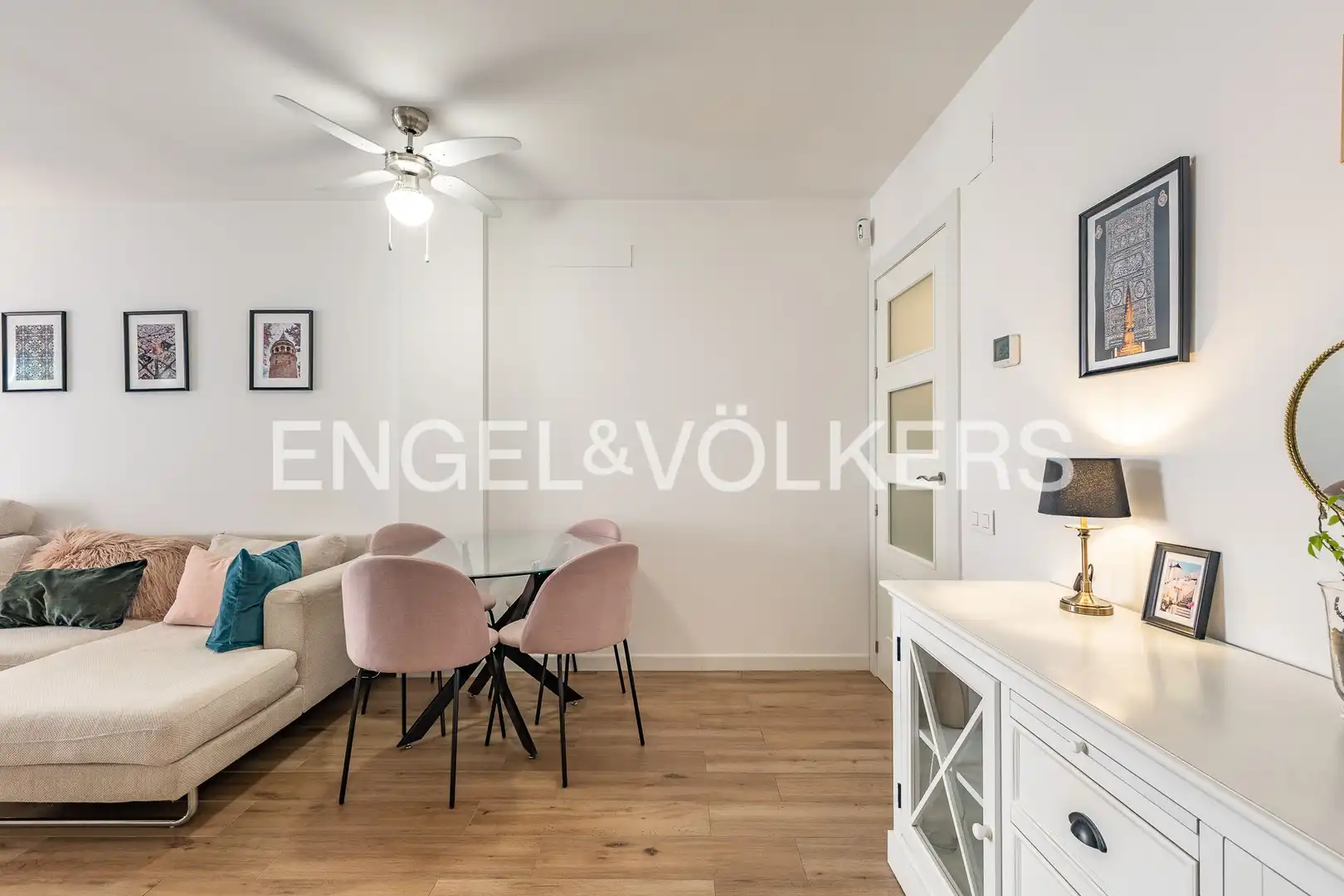 Sala de estar de Dúplex en venta en Rubí con Calefacción, Parquet y Terraza