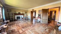 Sala d'estar de Dúplex en venda en Leioa amb Calefacció i Terrassa