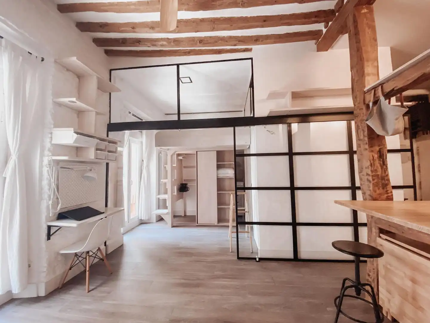 Dormitori de Apartament de lloguer en Madrid amb Aire condicionat, Calefacció i Forn