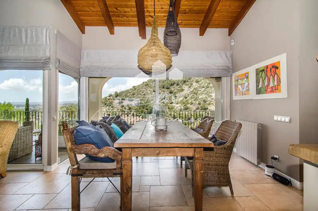 Menjador de Casa o xalet en venda en Sitges amb Aire condicionat, Calefacció i Jardí privat