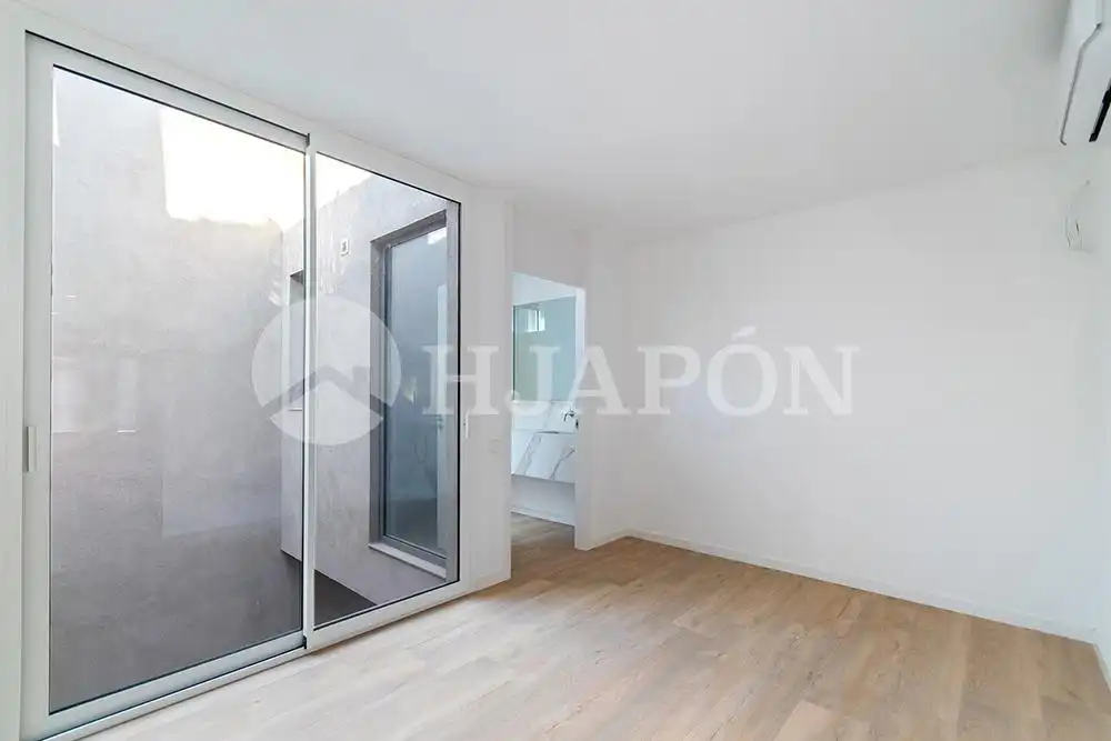 Dormitori de Casa o xalet en venda en Badalona amb Aire condicionat, Calefacció i Terrassa