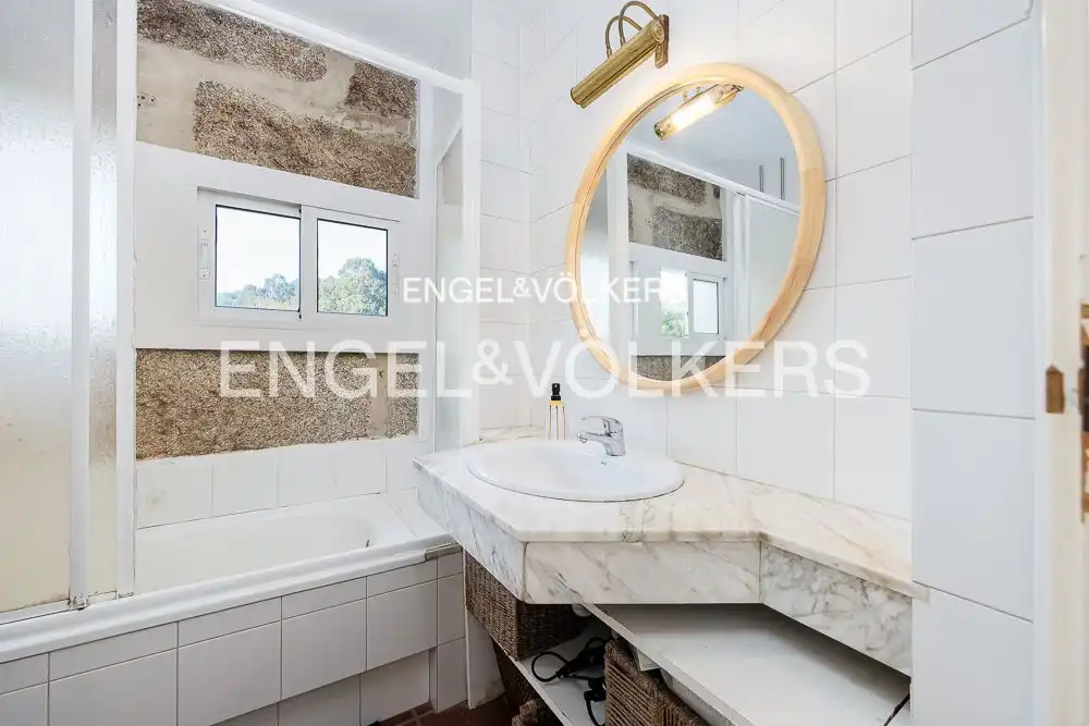 Bathroom of Houses for sale in Vigo   with Heating, Private garden and Terrace