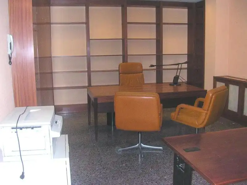 Oficina amb ascensor de lloguer a Centro