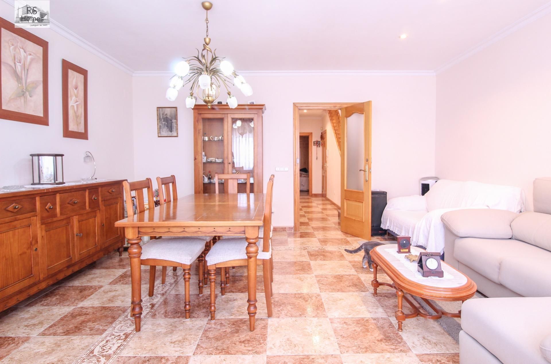 Comedor de Casa o chalet en venta en La Pobla de Vallbona con Aire acondicionado, Jardín privado y Terraza
