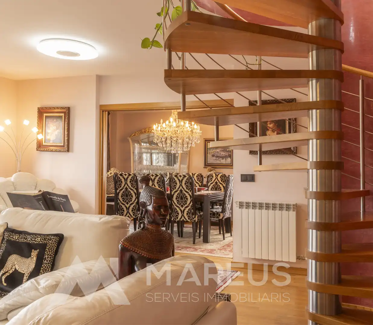 Sala d'estar de Àtic en venda en Vic amb Calefacció, Parquet i Terrassa