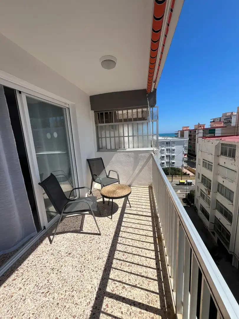 Mini appartamento con terrazza in affitto a Playa de Gandia