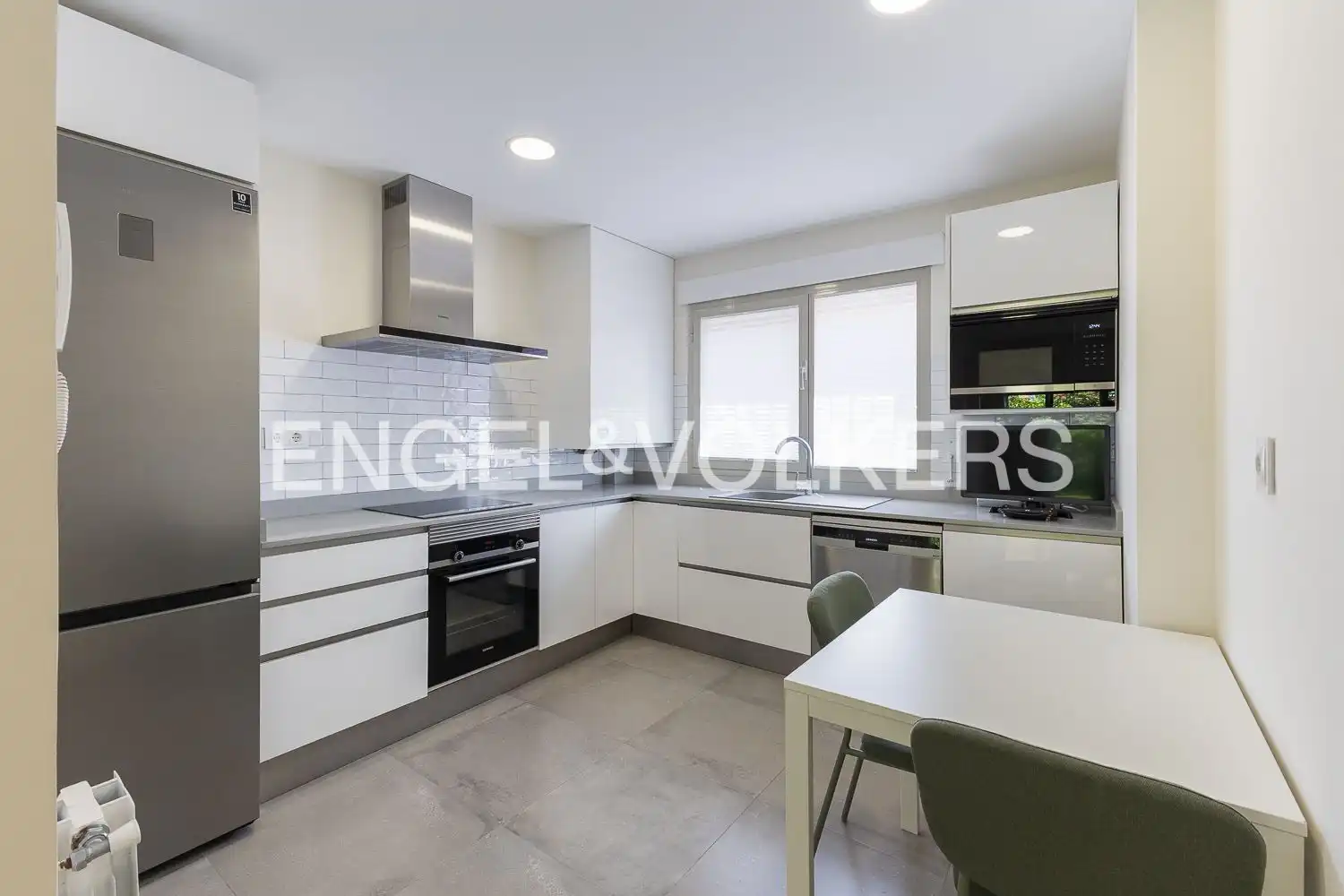 Cocina de Casa o chalet de alquiler en Rocafort con Aire acondicionado, Calefacción y Jardín privado