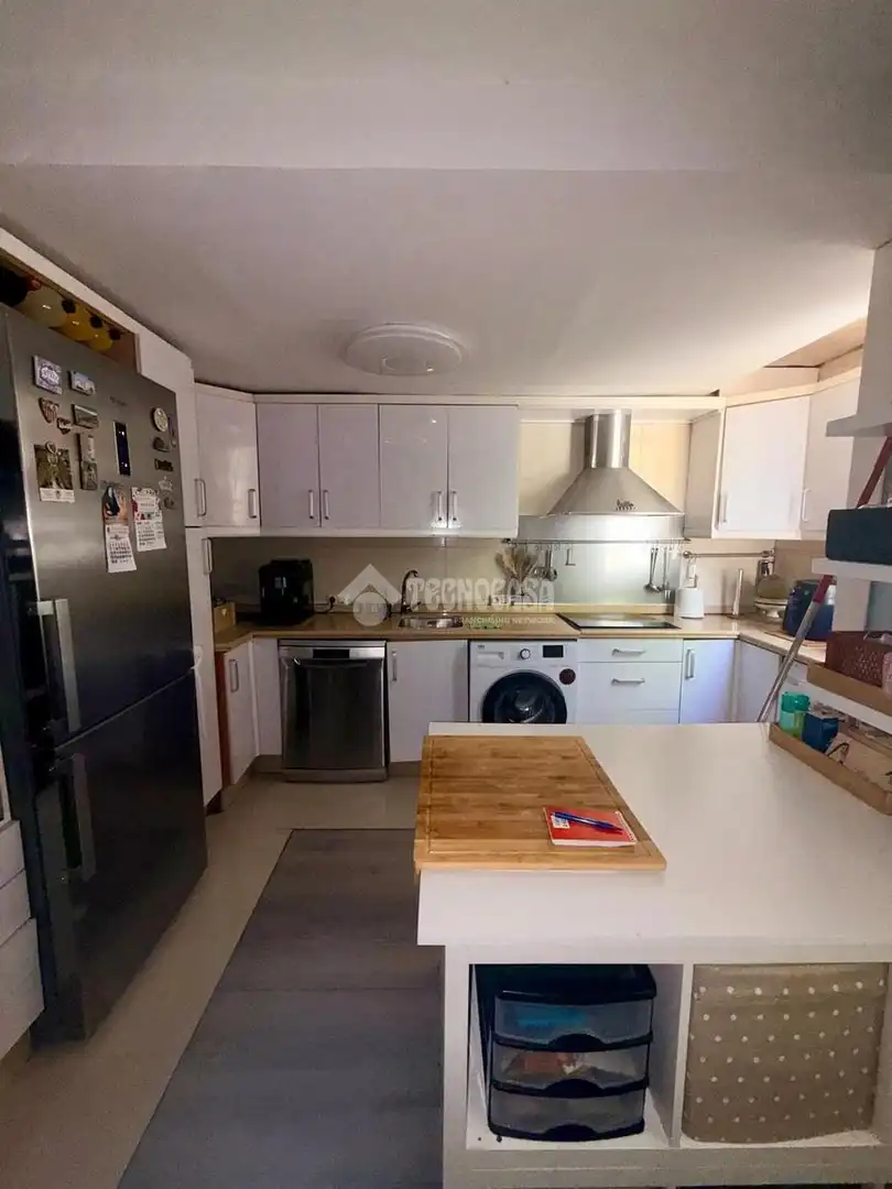 Kitchen of Flat for sale in Sevilla  with Heating