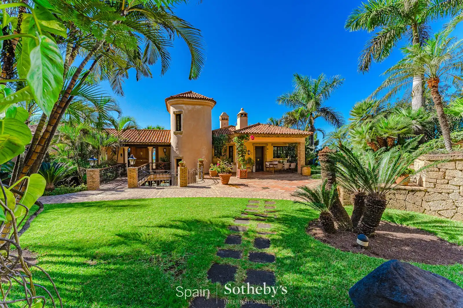 Exterior view of Houses for sale in La Orotava  with Air Conditioner, Heating and Private garden