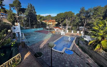 Piscina de Casa o xalet en venda en Torrent amb Jardí privat, Terrassa i Traster