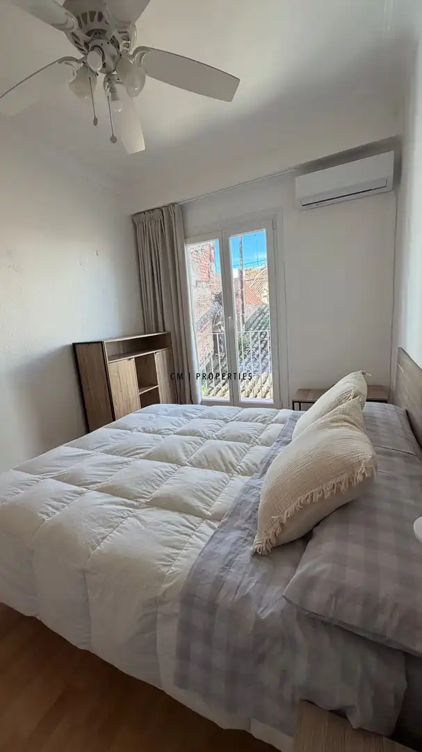 Bedroom of Flat for rent in Valencia  with Air Conditioner, Heating and Furnished