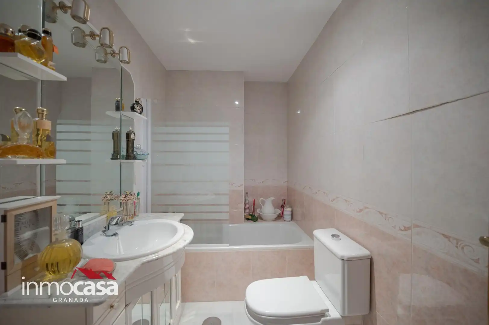 Bathroom of Houses for sale in Maracena, Granada