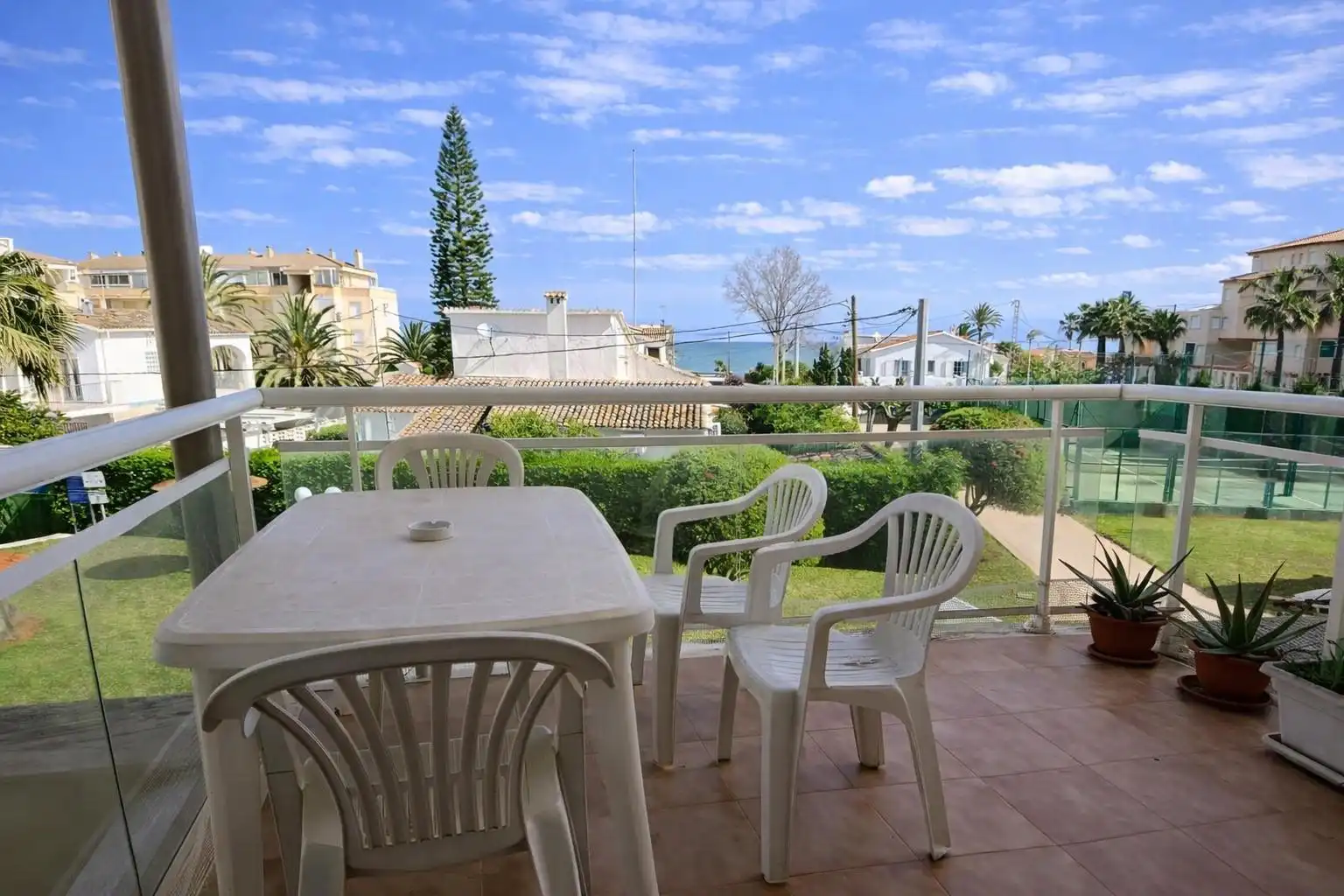 Terrassa de Apartament de lloguer en Dénia amb Aire condicionat, Calefacció i Jardí privat