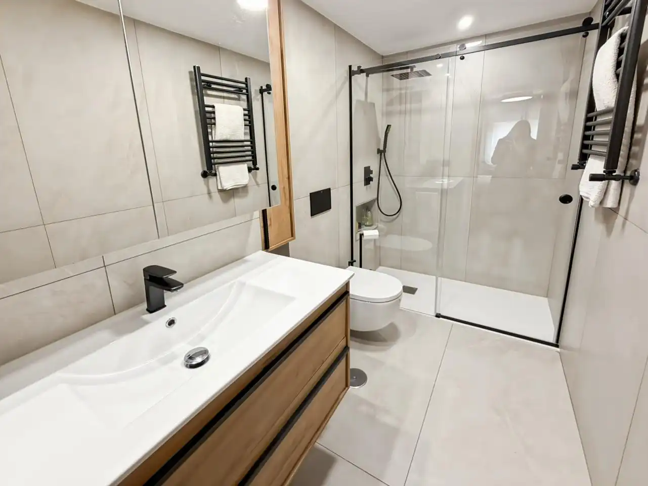 Baño de Piso en venta en Madrid con Aire acondicionado, Calefacción y Piscina comunitaria