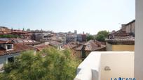 Exterior view of Attic for sale in  Madrid Capital  with Air Conditioner, Heating and Terrace