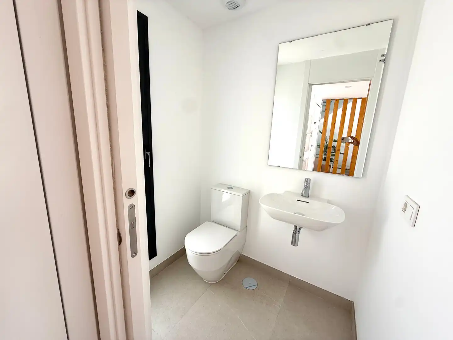 Baño de Casa adosada de alquiler en Estepona con Aire acondicionado, Calefacción y Jardín privado