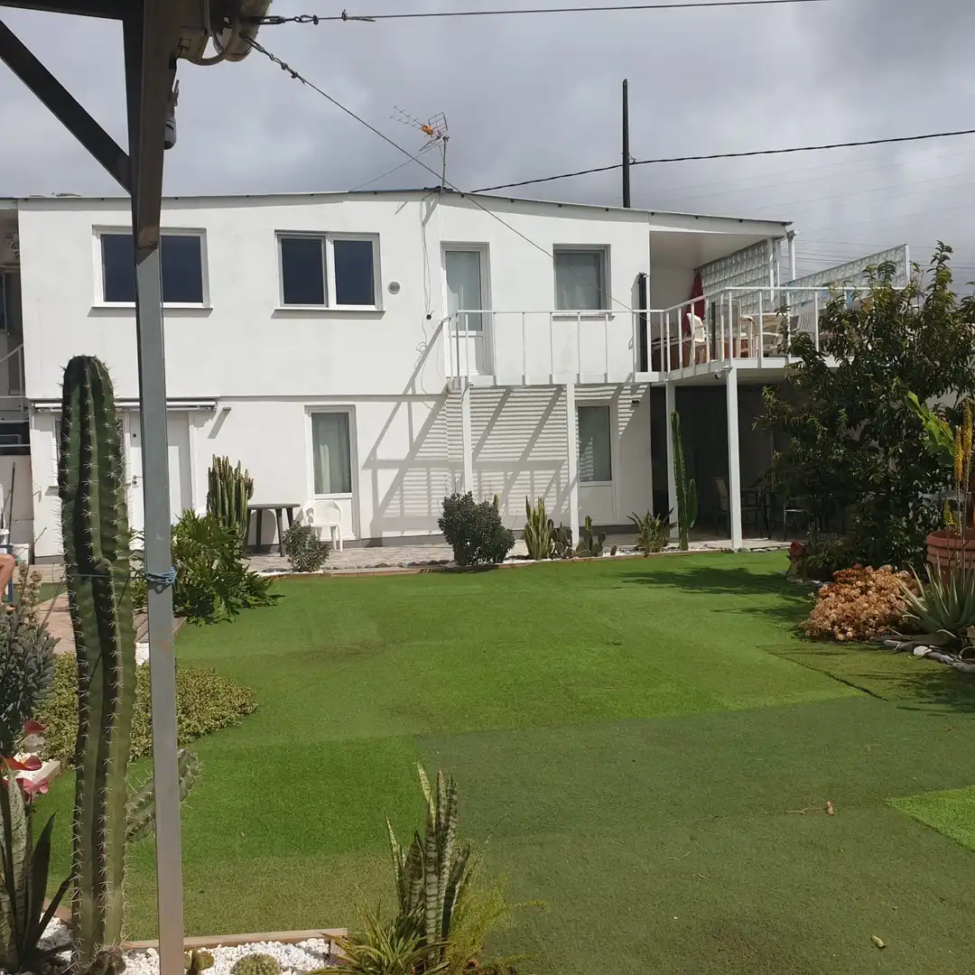 Casa amb jardí en venda a Cho - Parque de la Reina
